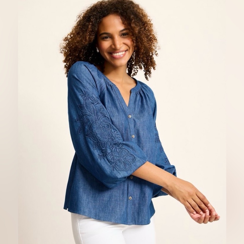 Tommy Bahama Indigo Cove Embroidered Blouse (Size L) Ptp 21”-22”
